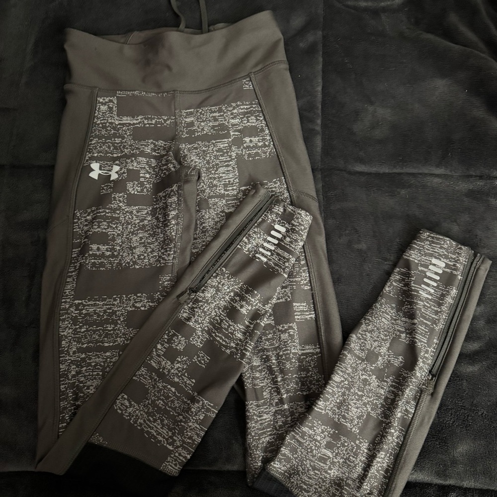 Womans size XS under armour pants